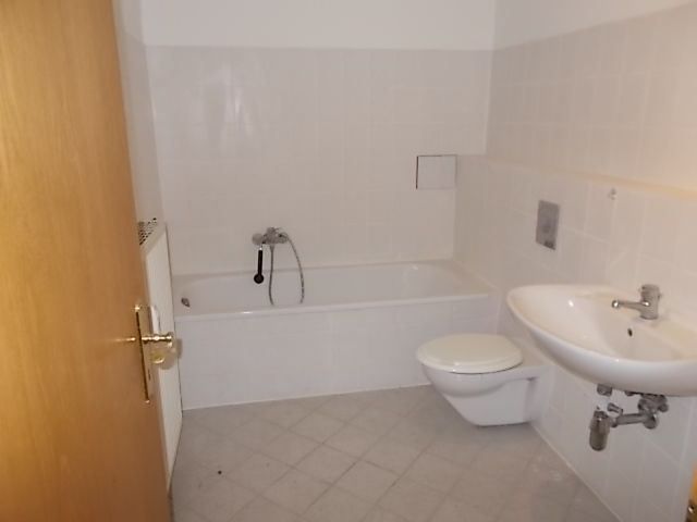 Großzügige 2-Zi.mit Wanne und Laminat im Zentrum! SP mgl. – DSCN1887