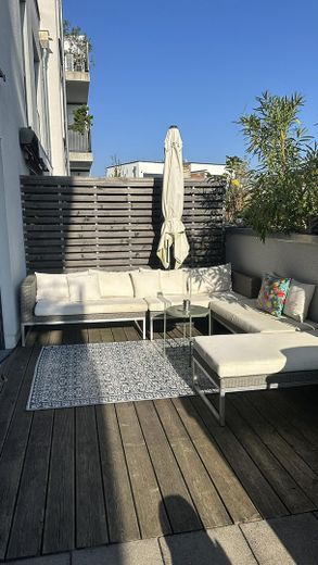 Modernes Townhouse am Rheinauer See – 5,5 Zimmer, 2 Terrassen, Garage & Top-Ausstattung – Terrasse vorne, Bild 2