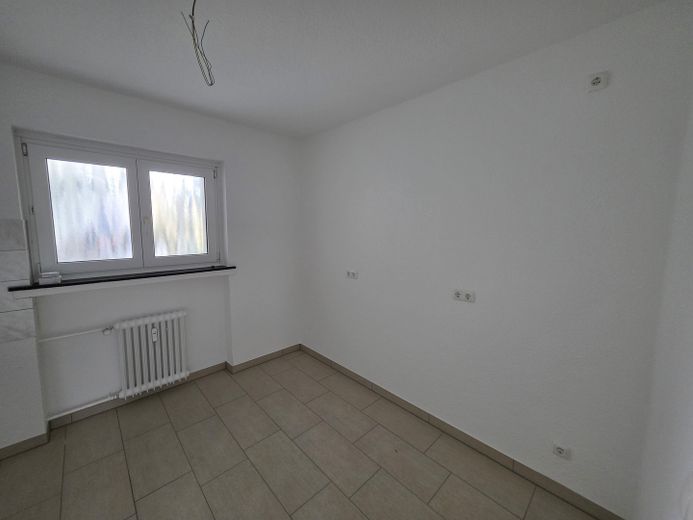 2,5 Raum Citylage, Erstbezug nach Sanierung, Balkon, Bad: Wanne + Dusche + Fenster, Dämmung – Küche