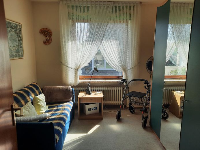 Casa unifamiliare con possibilità di appartamento indipendente/alloggio multigenerazionale su terreno spazioso - senza provvigione – EG KInderzimmer