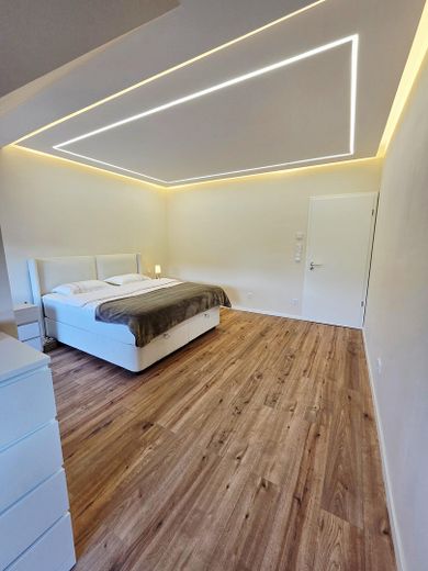 Wohnen auf hohem Niveau | Exklusives Einfamilienhaus | Kernsaniert & hochwertig ausgestattet – OG Schlafzimmer