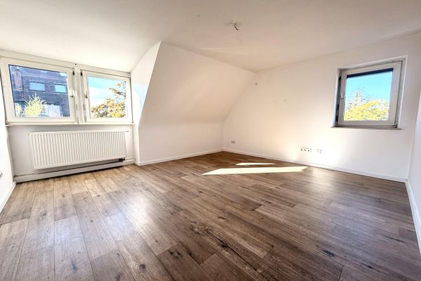 Dużo przestrzeni dla rodziny lub pod inwestycję – puste 4-pokojowe mieszkanie + BEZ PROWIZJI +