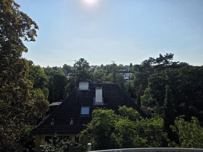 Od osoby prywatnej: Eleganckie mieszkanie 3,5-pokojowe przy parku zdrojowym – winda bezpośrednio do mieszkania – Hauptbalkon Bild 2 Ausblick