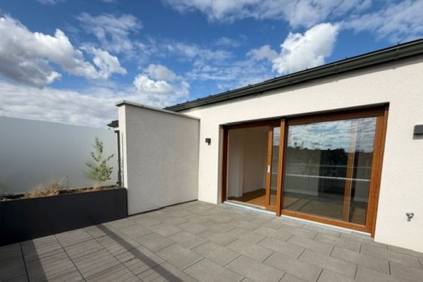 10444- Moderne 4,5 Zimmer Penthouse in Frankfurt Bornheim