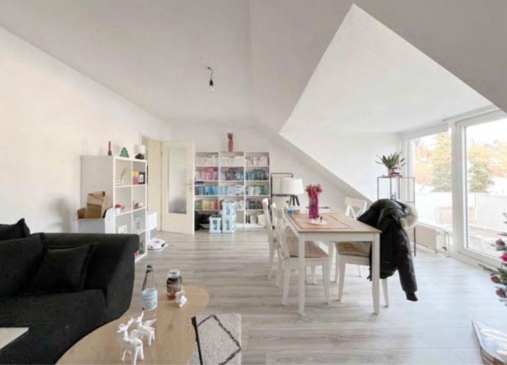 Moderne Zweizimmerwohnung mit Balkon und Einbauküche in Düsseldorf . Büdingenstr.Stadtbezirk7 – Foto 3