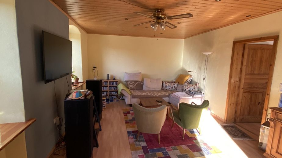 Dom dwurodzinny w wyjątkowej lokalizacji w Falkenstein w powiecie Donnersbergkreis na sprzedaż – Wohnzimmer