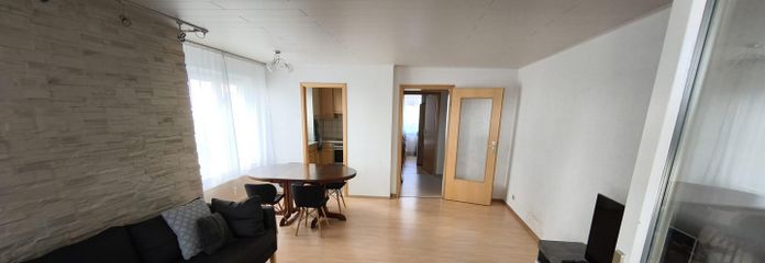 Gemütliche 3,5 Zimmerwohnung – Wohnzimmer