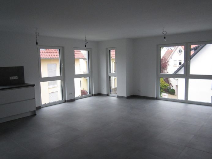 Neubau 2,5-Zimmer-Wohnung 2. OG in Herrenberg mit Küche, Garage, Wallbox, gehobene Ausstattung – Wohnen Essen