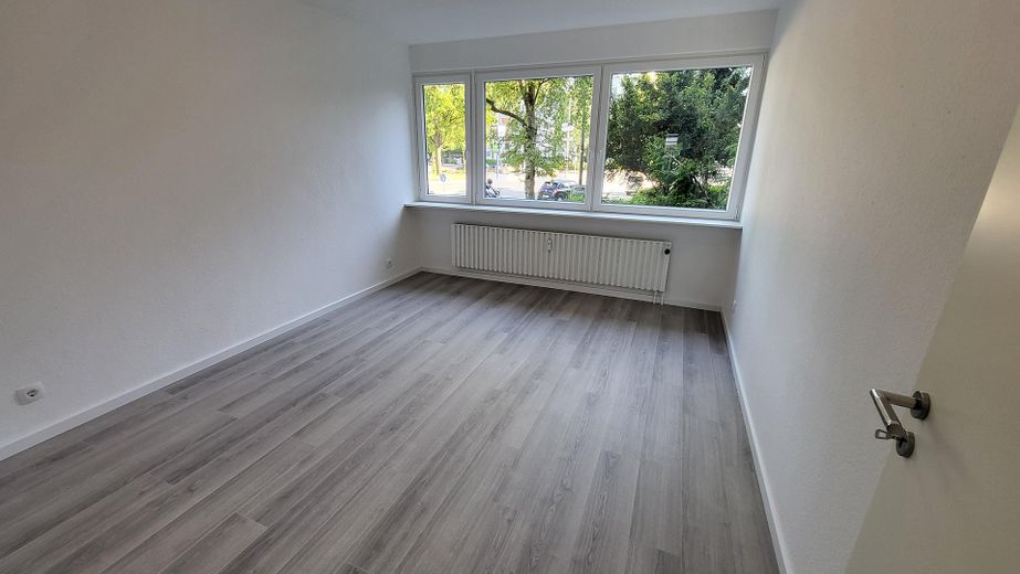 Zemin kat-yeni yenilenmiş-ayrı giriş-balkon-kapalı otopark-özel şahıstan – Schlafzimmer