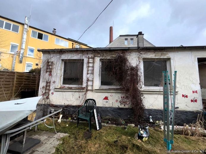 Projekt für Könner: Einfamilienhaus mit Nebengebäude in Selbitz – VUB0002342-13