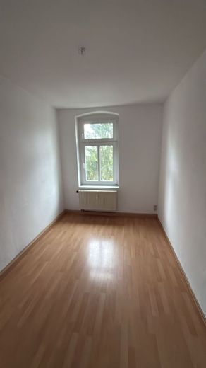 Großzügige 4-Zimmer mit Laminat und Wanne! – PHOTO-2026-03-30-16-22-22