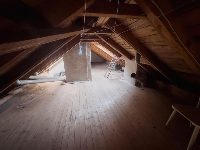 Sofort bezugsfrei nach Renovierung | Findorff | Garage | provisionsfrei | nahe Bürgerpark – Dachboden 