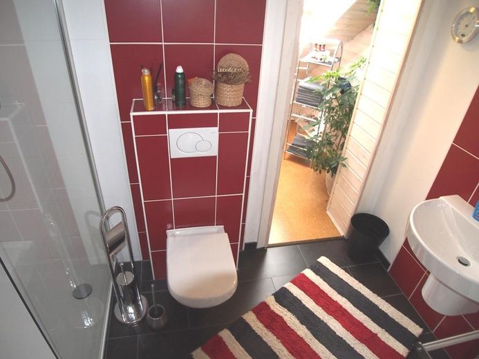 Einfamilienhaus m. energetischen Raffinessen! Prov-Frei! – Duschbad OG