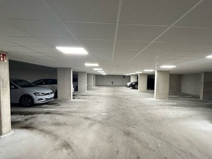 Moderne 2-Zimmer-Wohnung im Erdgeschoss für Singles oder Paare! – Tiefgaragenstellplatz