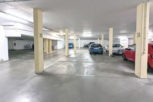 *Solidna inwestycja kapitałowa – 5% rentowności*
*14 miejsc parkingowych w garażu podziemnym w Weinböhla* w pełni wynajętych* *bez prowizji*
