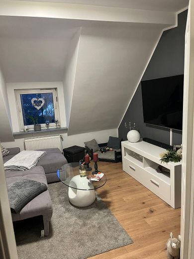 Appartement de 4 pièces avec cuisine équipée et jardin à louer ! Animaux domestiques autorisés ! – Photo 4