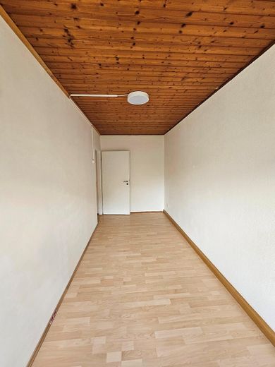 Kapitalanlage mit hoher Rendite: Helle sanierte Wohnung mit Balkon – klein Zimmer ca 10m²