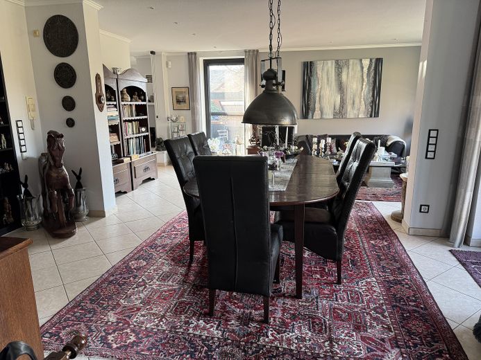 Esszimmer m. Blick Wohnzimmer
