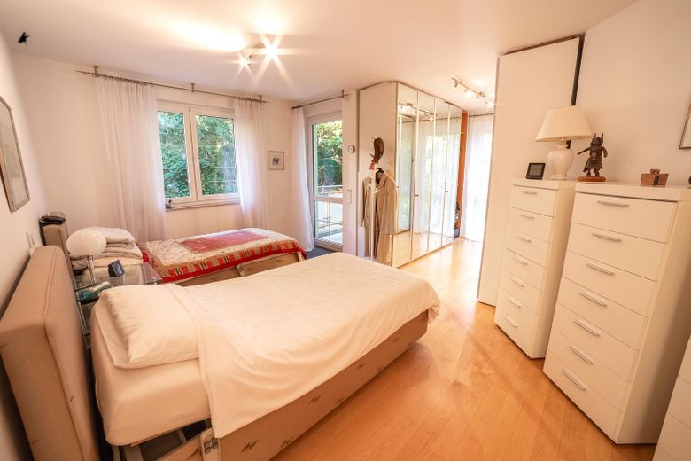 Od osoby prywatnej: Eleganckie mieszkanie 3,5-pokojowe przy parku zdrojowym – winda bezpośrednio do mieszkania – SZ 1 Bild 1