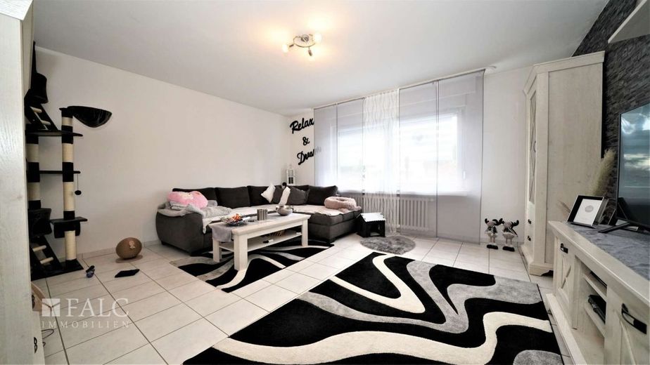 Investieren Sie in Ihre Zukunft! Attraktive Kapitalanlage in Oberhausen! - FALC Immobilien – OG (links) - Wohnzimmer