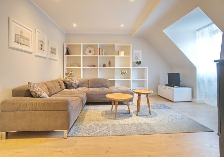 Schöne möblierte Wohnung mitten in der City von Essen und ruhig gelegen, Internet möglich, PKW-Stellplatz möglich. – 82aaee9714555710f521bf00beea8c70997101c8.jpg
