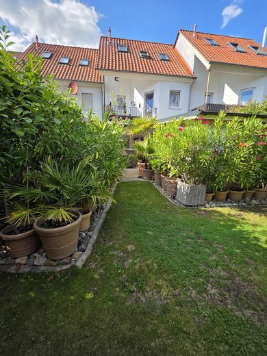 Oberkrämer - interessantes, saniertes & gepflegtes RMH mit Luxusausstattung – Garten 