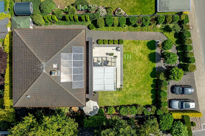 STADTVILLA am westlichen Stadtrand von Hamburg direkt am Forst Klövensteen – Foto 7
