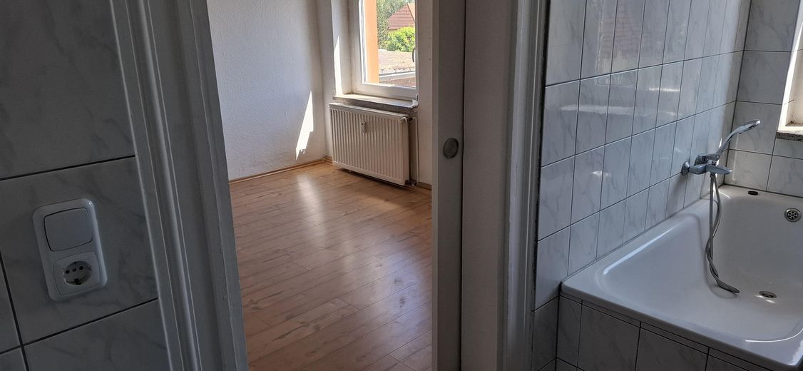 Günstige, 3-Raum-Wohnung in Kretzschau – Zugang zu Zimmer 3