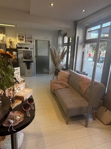 TOP-LAUF-LAGE für Frisör, Laden o. Büro-/ Praxisräume in Holzkirchen! Große Schaufenster! – Foto 3