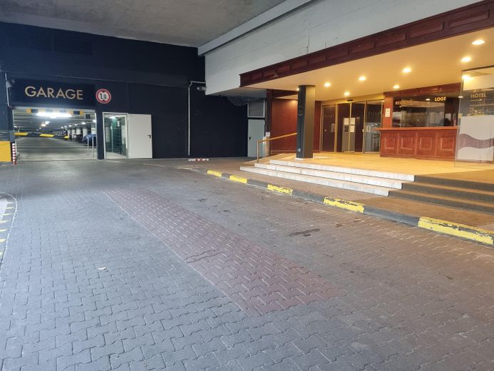 Deniz manzaralı! Plaja ve merkeze yakın, tamamen yenilenmiş üst düzey daire, 75 m², 2 oda – Einfahrt Tiefgarage