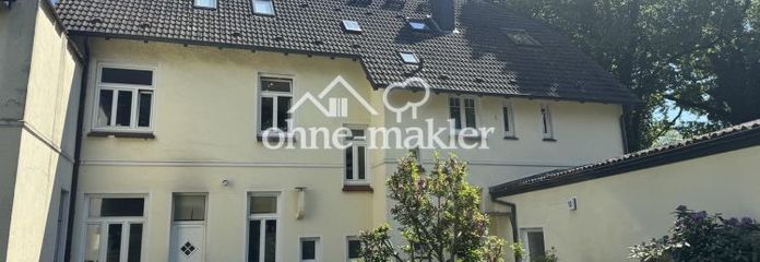Schöne vier Zimmer Altbauwohnung