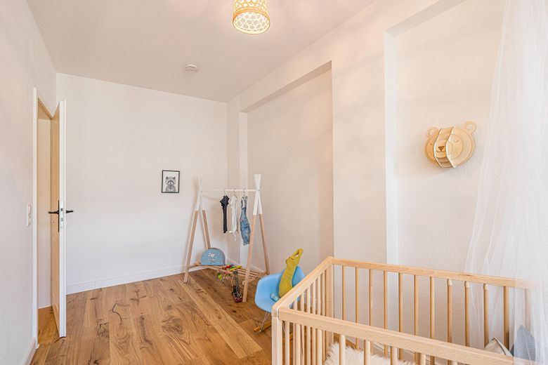 *Exklusiv: 4-Zimmer Altbau im Leipziger Waldstraßenviertel | Provisionsfrei | Erstbezug* – Kind 1