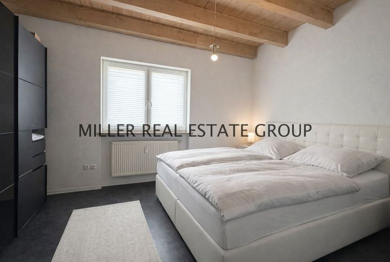 5-Zimmer-Maisonettewohnung in Kösching kaufen - großzügige Eigentumswohnung mit Balkon und zwei Stellplätzen nahe Ingolstadt! – Schlafzimmer