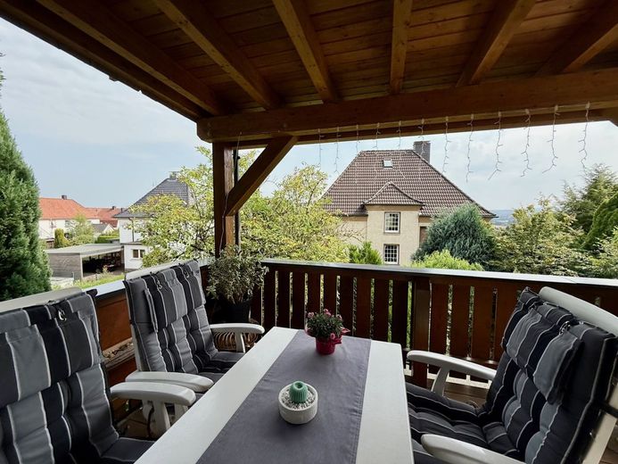 Fröndenberg/Ruhr: Altbau-ETW mit Charme und großen Räumen - Einfach riesig! – Balkon
