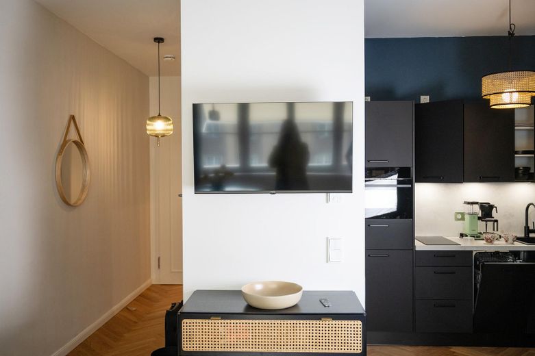 Designer Apartment zentral in Schöneberg Erstbezug – Smart-TV adjustable
