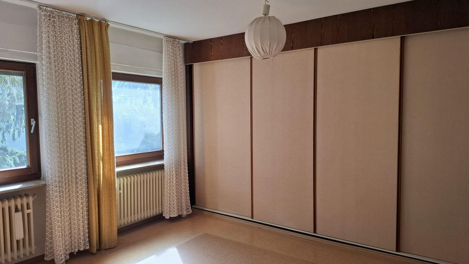 Freistehendes Einfamilienhaus in Bestlage von Wiesbaden-Bierstadt – Schlafzimmer 2