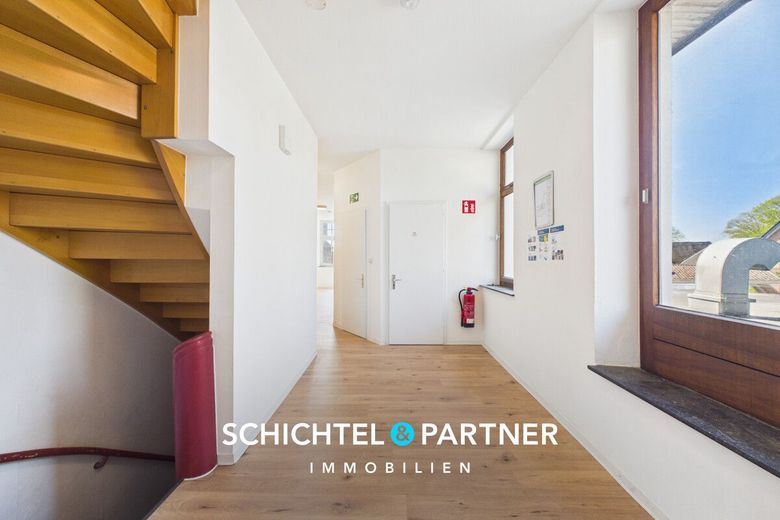 Groß Mackenstedt | Großzügige Maisonette-Wohnung in gutangebunder Lage – S&amp;P | Treppenaufgang