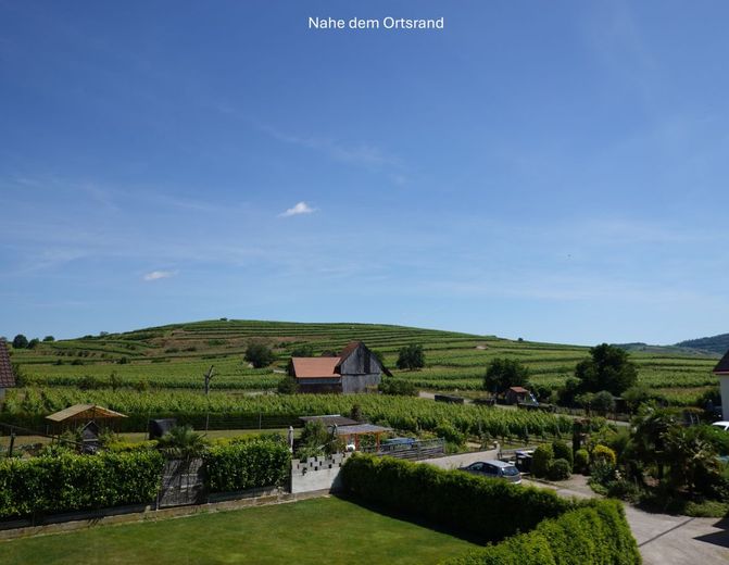 Großzügige Maisonette-Wohnung mit Reihenhausgefühl - "Haus im Haus" – Nahe dem Ortsrand - Blick nach Nord-Ost
