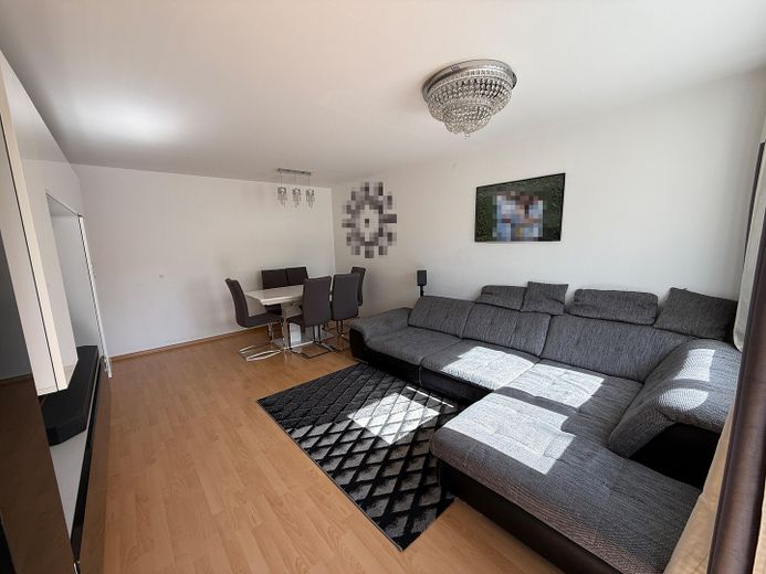 4-Zimmer Wohnung, Garten, Terrasse, Provisionsfrei – Wohnzimmer