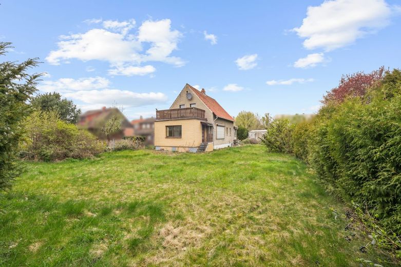 Bestlage - Grundstück mit Altbestand in Braunschweig / Schwarzer Berg - inkl. Baugenehmigung – Garten