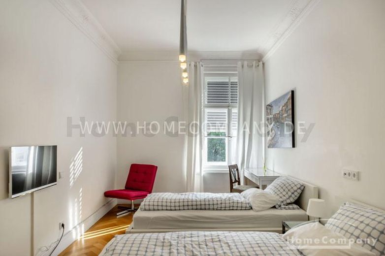 Schöne, hochwertige möblierte 4-Zimmer-Altbauwohnung mit Balkon in Schwabing – f61e410eab9e64e0ee5848fa4bf4c73ac7ed9065.jpg