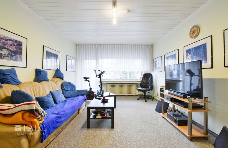 Wohnen und Arbeit auf 300m² Fläche kombinieren! – Wohnzimmer 1. OG
