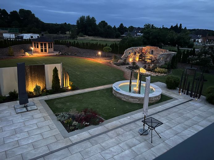 Luxus Stadtvilla mit angelegtem Traum Garten – Foto 33