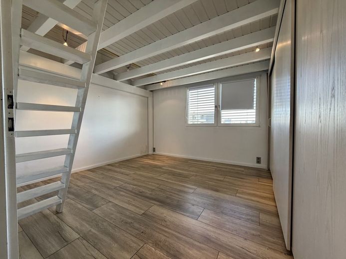 Fröndenberg-Westick: Eigentumswohnung der besonderen Art mit Balkon plus Tiefgaragenstellplatz! – Elternschlafzimmer