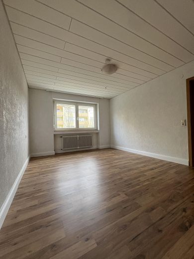 2 Zimmer Wohnung, 58,7 qm EBK, Balkon – Schlafzimmer