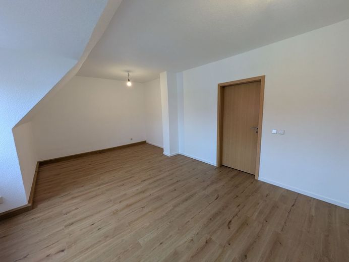 3 Raum Wohnung in Grpoitzsch – Wohnzimmer