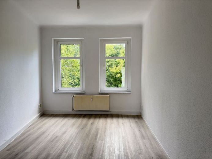 Vacant 2-room apartment with a new balcony in Mölkau – Photo 1