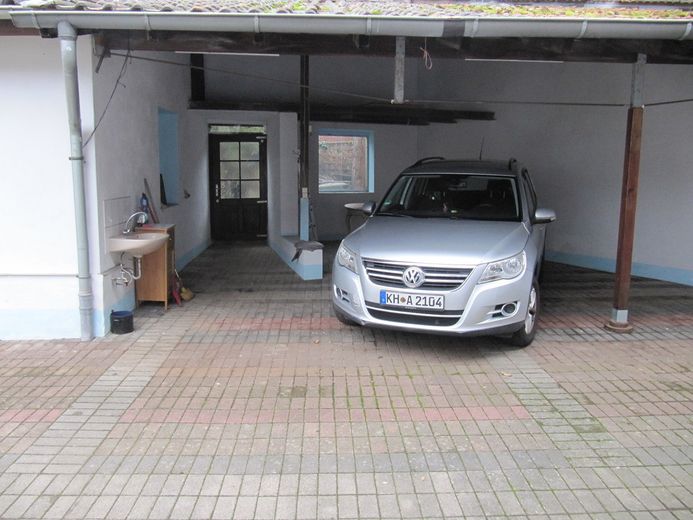 from PRIVATE ** single-family house + outbuilding * garden * garage * courtyard * basement – Foto 16