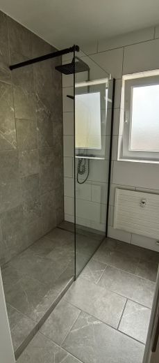 3-Zimmer-Wohnung – frisch renoviert, bezugsfertig – Bad