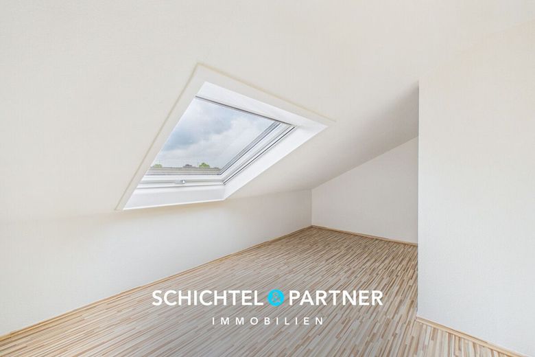 Brinkum |Sofort Einziehen: Modernisiertes Reihenhaus mit Süd-Garten – S&amp;P | Empore
